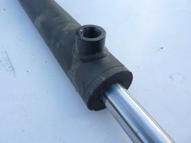Double Acting Hydraulic Ram 60mm OD x 250mm Stroke - picture0' - Click to enlarge