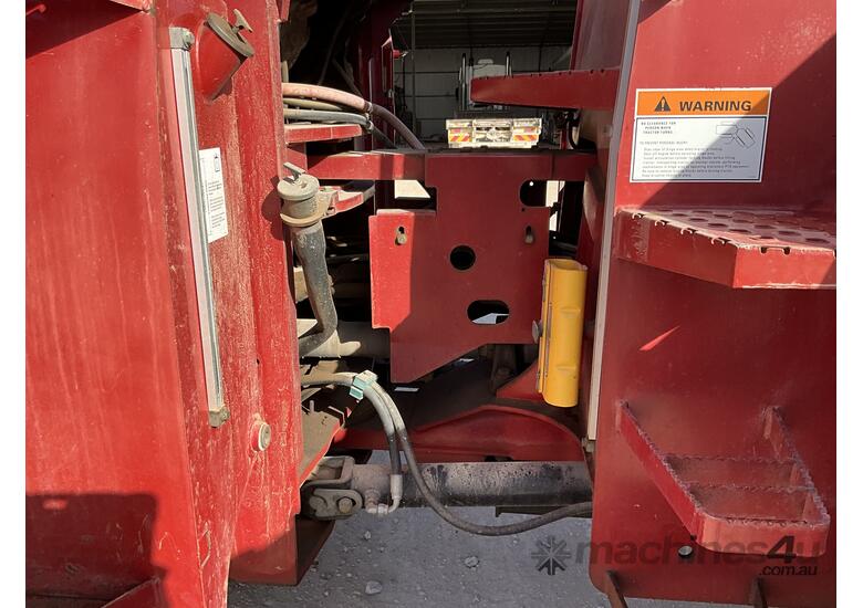 caption 2006 Case IH STX425 Tractor