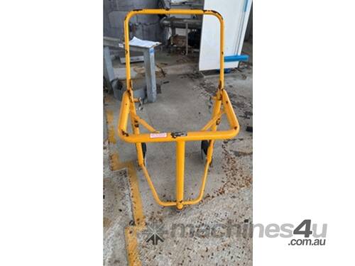Drum lifter trolley