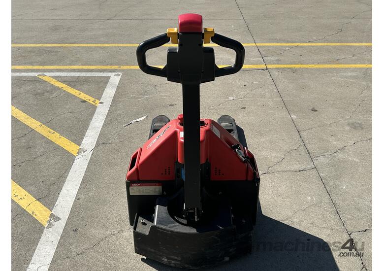caption EP Electric Pallet Jack
