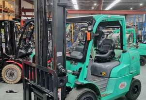 Mitsubishi 4.5 Tonne LPG Forklift 6 Metre Lift Height