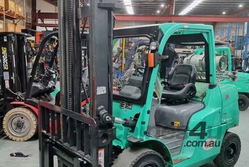 Mitsubishi 4.5 Tonne LPG Forklift 6 Metre Lift Height