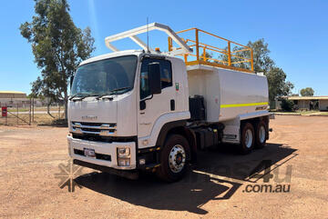 Isuzu   6x4 Water Truck