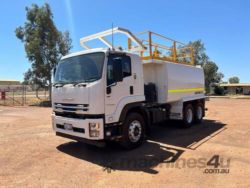 Isuzu 6x4 Water Truck
