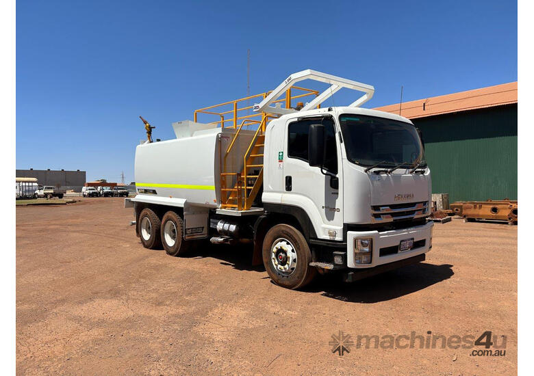Isuzu 6x4 Water Truck
