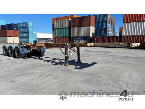 caption Krueger 20 FT Tri-axle