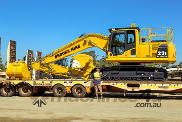 Komatsu PC200LC-8MO Excavator Steel Tracked - 20 to 24 tonne for  
