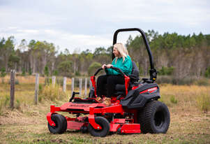 Gravely   Pro-Turn 552