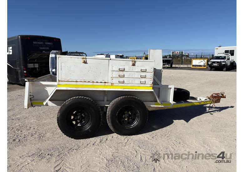 caption 2013 Dual Axle Boily trailer