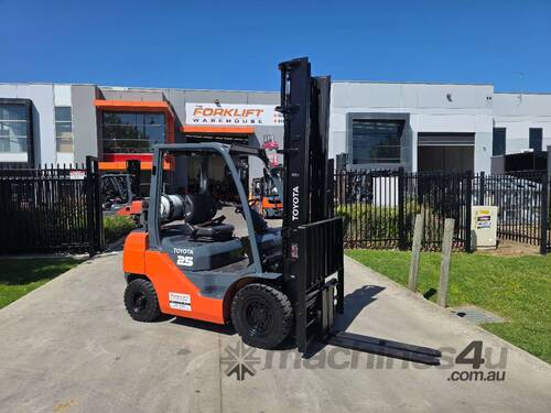 Toyota Forklift 2.5T with Tyne Postioners 2020 Model Low Hours (Unit#: AU431)