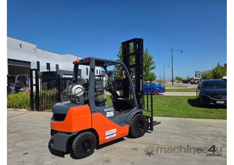 Toyota Forklift 2.5T with Tyne Postioners 2020 Model Low Hours (Unit#: AU431)