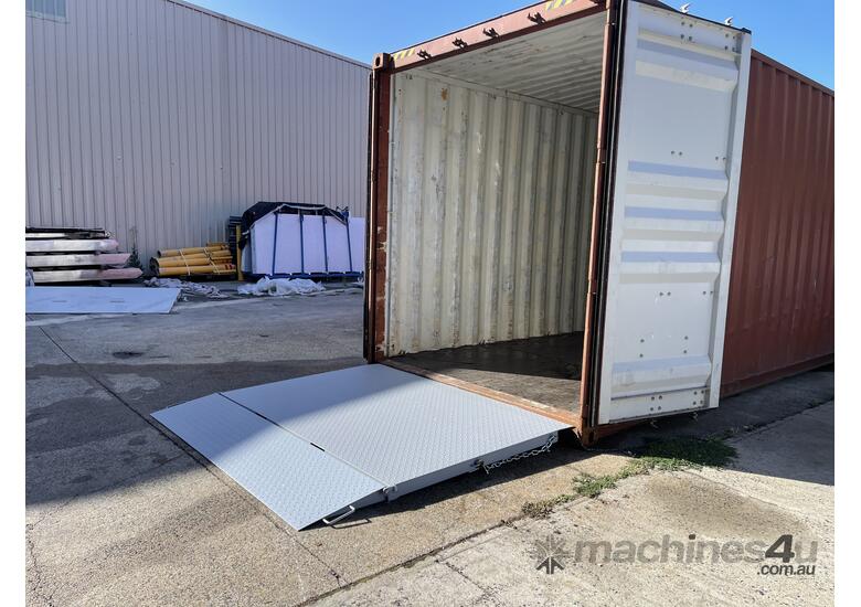 2.2mx2m-8Tonne Folding Container Loading Ramp
