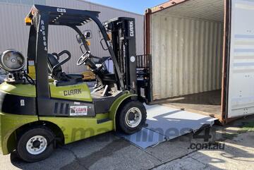 2.2mx2m-8Tonne Folding Container Loading Ramp