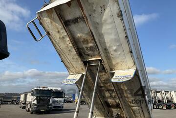 Isuzu 2004   FVZ Tipper