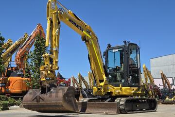   2022 KOMATSU PC55MR-5 5.5T EXCAVATOR WITH CAB, TILT HITCH, BUCKETS AND 1590 HOURS (M894)