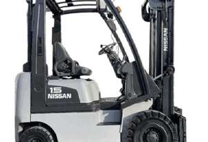 Nissan DX 15 diesel forklift 1.5 t