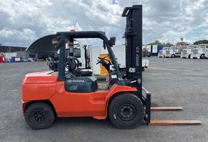 Toyota 2009   02-7FG45 Forklift