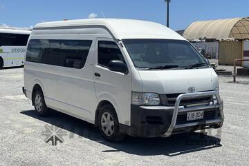 Toyota 2007   COMMUTER BUS