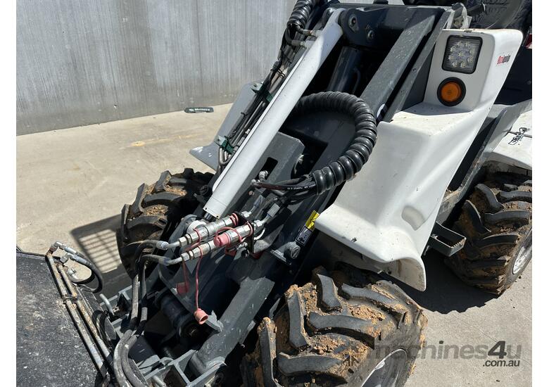 Ozziquip AL40 Articulated Mini Wheel Loader