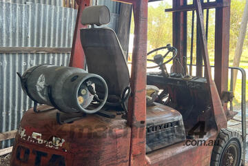 1982 Toyota 2.5ton Forklift, E.M.U.S MS1164