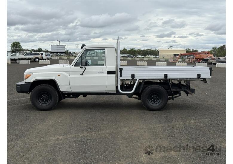2017 TOYOTA LANDCRUISER WORKMATE UTE