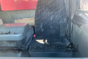 Mitsubishi FN600 Curtain Sider