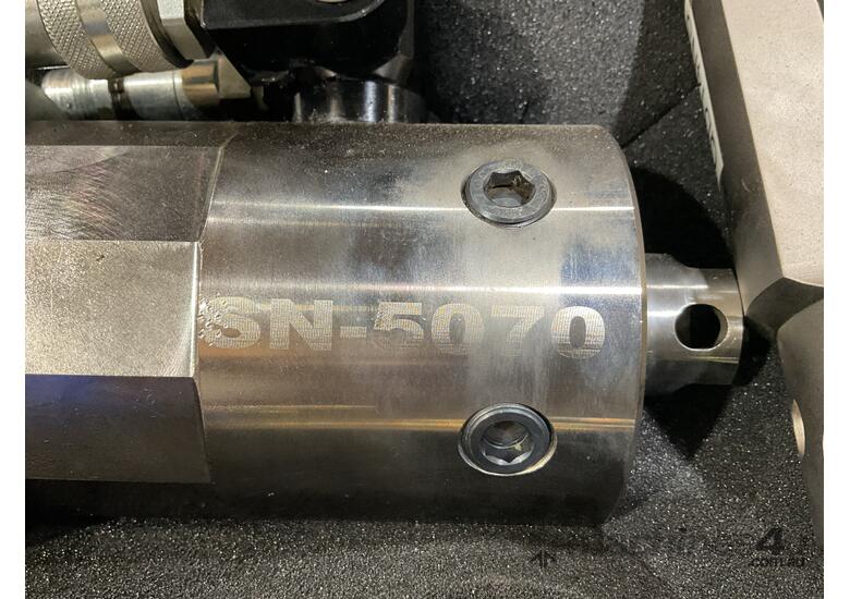 x 2 Hydraulic Nut Splitter, Bolttech Mannings