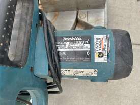 Makita Sliding Compound Mitre Saw - picture0' - Click to enlarge