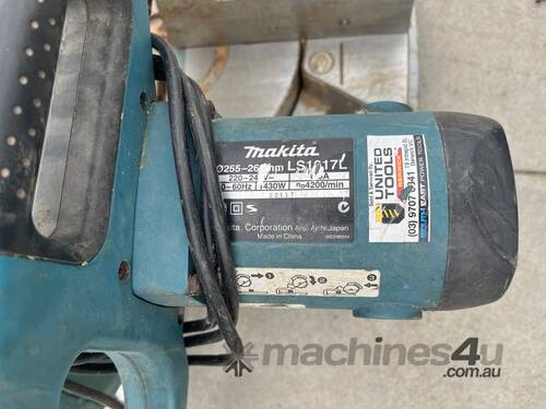 Makita Sliding Compound Mitre Saw