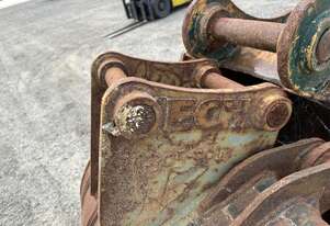 CAT Digger Bucket + ECH Grab Bucket