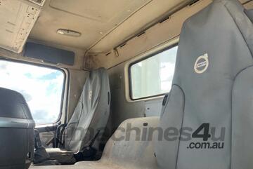 Volvo 2006   FM420 Cab Chassis