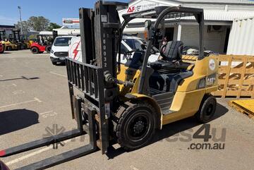 4T Caterpillar Counterbalance Forklift
