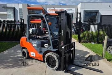 Toyota Forklift 3T Container Mast (Unit#:AU495)