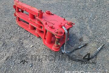 Hydraulic Grab to suit 3T Excavator, 310mm Centers, 170mm Ears, 40mm Pins