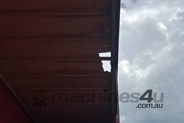 1998 Freighter ST3 Tri Axle Flat Top Curtainsider B Trailer