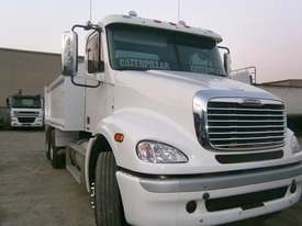 2009 Freightliner Columbia CL112 BISALLOY TIPPER - picture0' - Click to enlarge