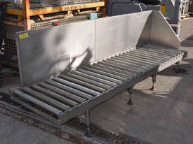 Roller conveyor 750mm x 2.88m stainless frame - picture0' - Click to enlarge