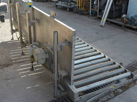 Roller conveyor 750mm x 2.88m stainless frame - picture2' - Click to enlarge