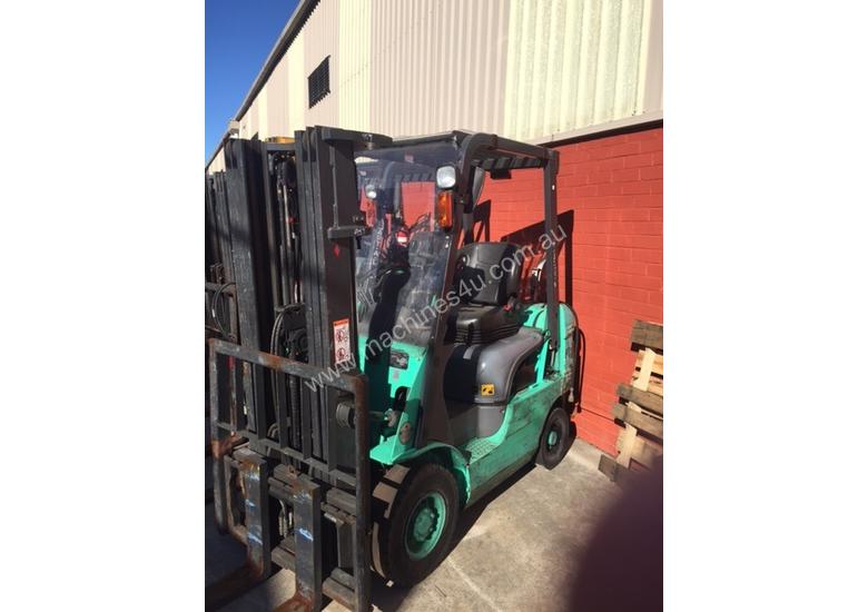 caption Used 2007 Mitsubishi 1.8 tonne LPG forklift