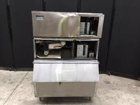 Stainless steel ice machine - picture0' - Click to enlarge