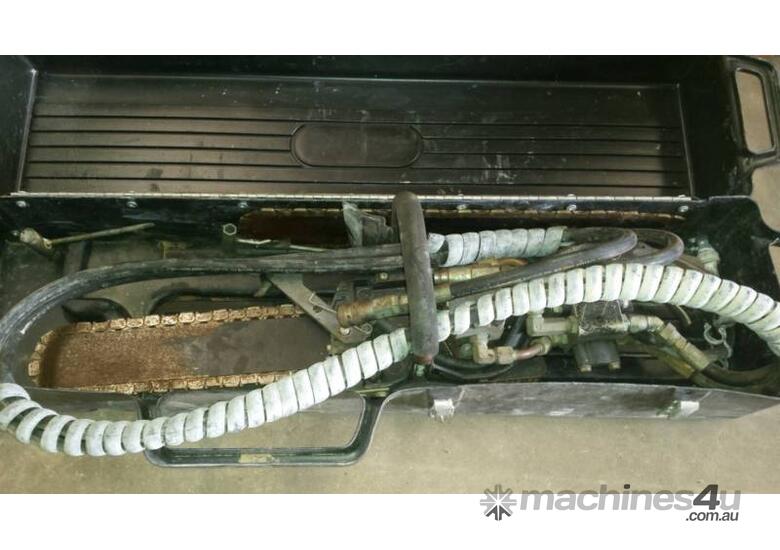caption HYDRAULIC DIAMOND CHAIN SAW