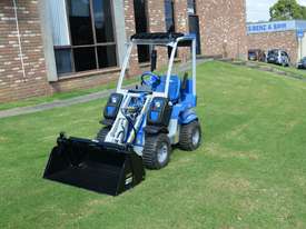 New Multione 2.3EFI Mini Loader For Sale - picture1' - Click to enlarge