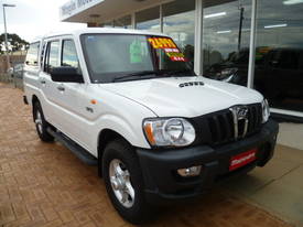 MAHINDRA PIK UP DUAL CAB 4X4 & CANOPY - picture1' - Click to enlarge
