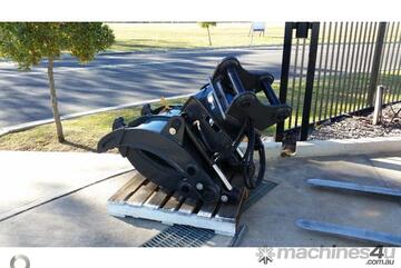 BETTA BILT BUCKETS 20 TONNE 360 HYDRAULIC GRABS