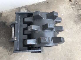 COMPACTION WHEEL 5 TONNE SYDNEY BUCKETS - picture2' - Click to enlarge