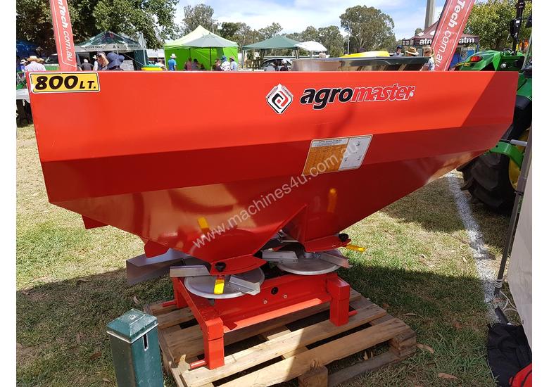 caption 2018 AGROMASTER GS2 800 DOUBLE DISC SPREADER (800L)