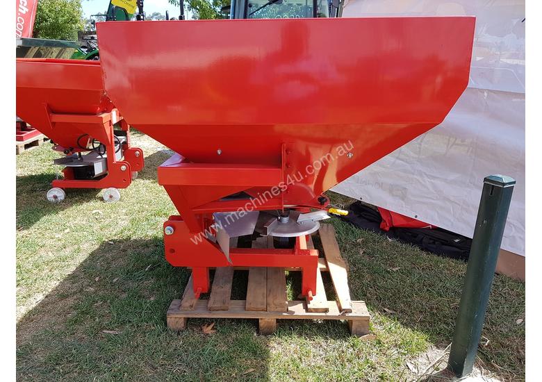 caption 2018 AGROMASTER GS2 800 DOUBLE DISC SPREADER (800L)