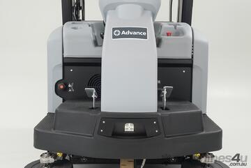 CLEANQUIP-Nilfisk SW5500 Battery Ride On Sweeper