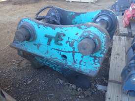 Turners Engineering Hydraulic Quick Hitch - Komatsu, Kobelco +++ - picture1' - Click to enlarge