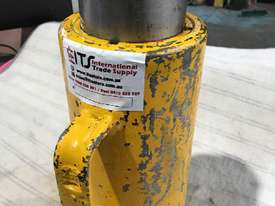 Enerpac 50 Ton Hydraulic Ram Cylinder Similar to RC 506 Porta Power - picture0' - Click to enlarge